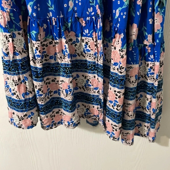 Zesica floral wrap dress size large - Picture 3 of 4